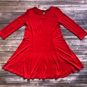 Red quarter sleeve mini trapeze dress.
